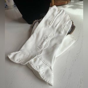 Vintage 1950’s fashion glove set